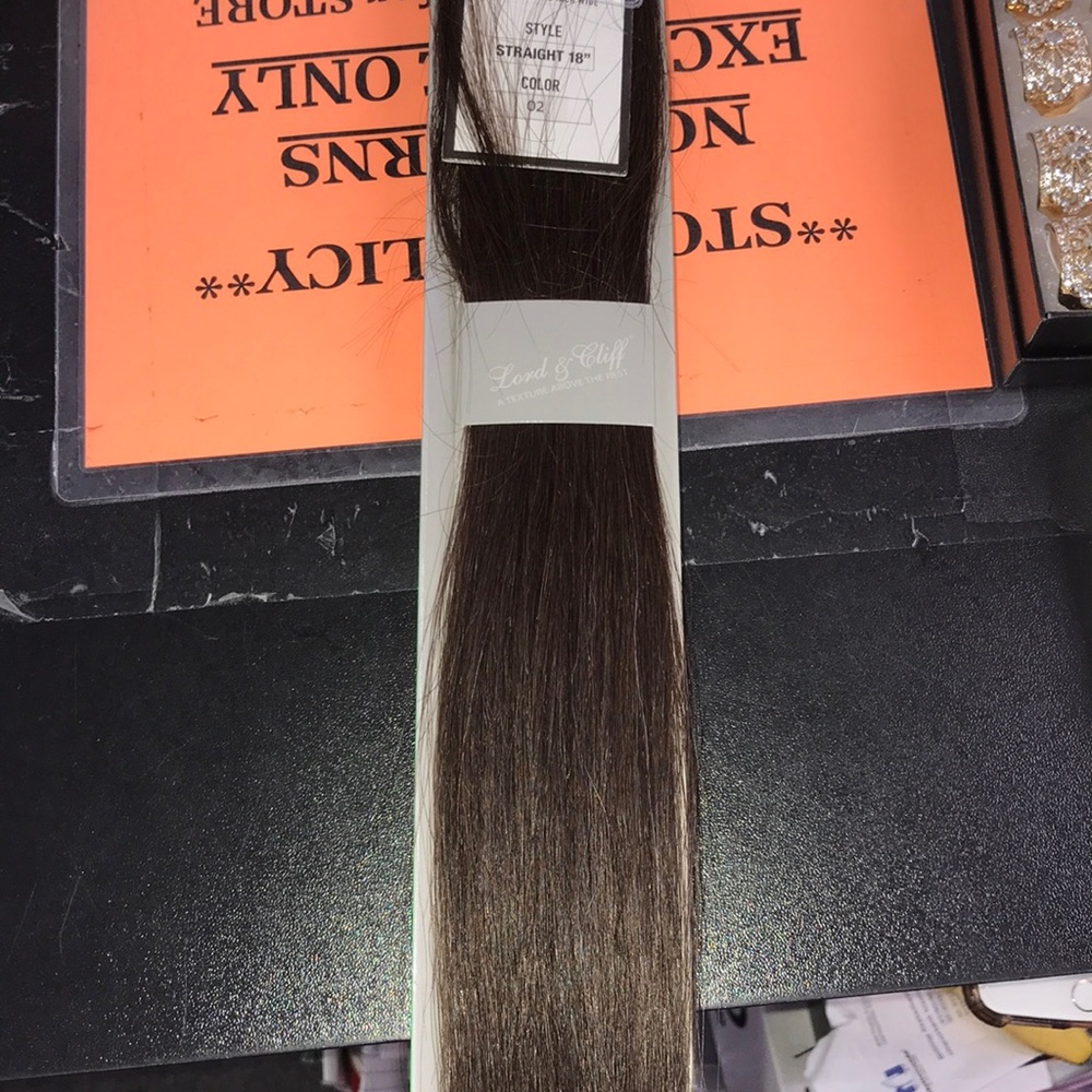18" Remy Tape-In Extensions - Picture 6 of 6